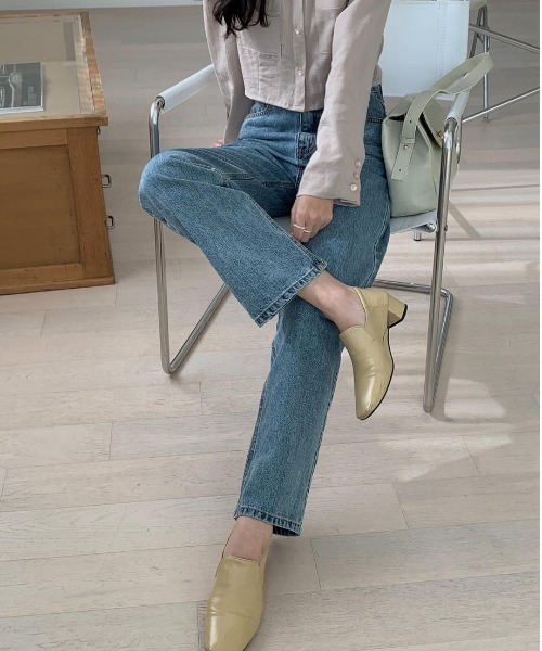 mood for a day（ムードフォーアデイ）の「waggy denim / ハイウエストストレートデニム（デニムパンツ・レディース・ブルー・SMALL/MEDIUM）」の4枚目の写真