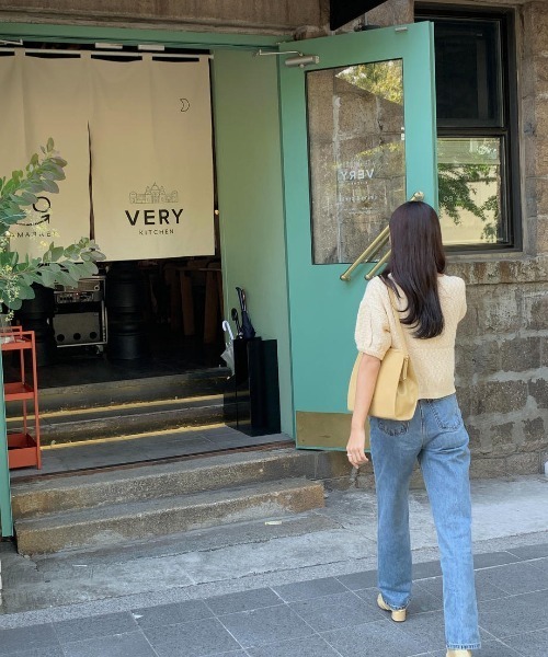 mood for a day（ムードフォーアデイ）の「waggy denim / ハイウエストストレートデニム（デニムパンツ・レディース・ブルー・SMALL/MEDIUM）」の11枚目の写真