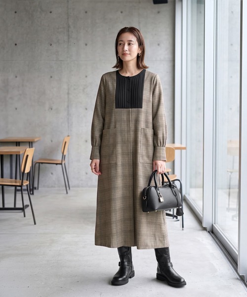 STYLE DELI(スタイルデリ)の「【LUXE】グレンチェック柄プリーツ切替ワンピース(ワンピース・レディース・ブラックミックス/ブラウン系その他・01/02)」の2枚目の写真