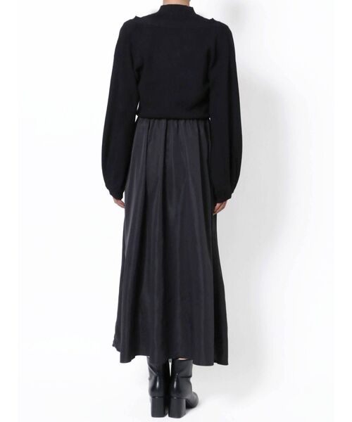 ELENDEEK（エレンディーク）の「カーディガンレイヤードライクドッキングワンピース（ワンピース・レディース・ブラック/グレー/ライトベージュ・01/02）」の14枚目の写真