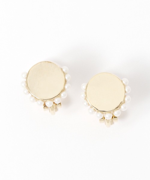 GLOBAL WORK(グローバルワーク)の「イニシャルイヤリング/260119(イヤリング・レディース・ゴールド/イエロー/ライトイエロー/ゴールド系その他/イエロー系その他3/イエロー系その他4・FREE)」の2枚目の写真