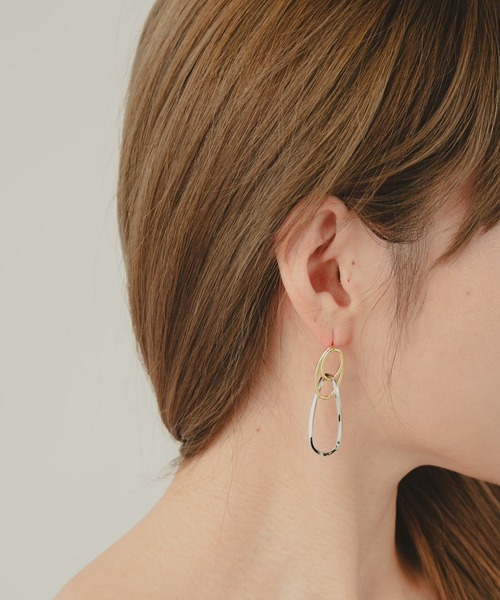 COLOR TOKYO ACCESSORIES(カラートウキョウアクセサリー)の「ひねりリング配色ピアス(ピアス(両耳用)・レディース・Silver/GOLD ・FREE)」の8枚目の写真