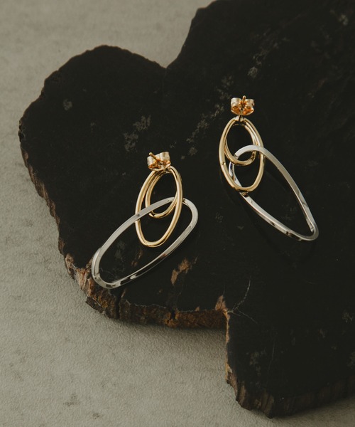 COLOR TOKYO ACCESSORIES(カラートウキョウアクセサリー)の「ひねりリング配色ピアス(ピアス(両耳用)・レディース・Silver/GOLD ・FREE)」の13枚目の写真