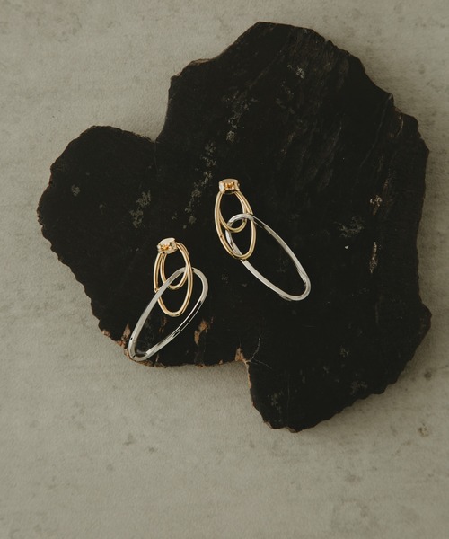 COLOR TOKYO ACCESSORIES(カラートウキョウアクセサリー)の「ひねりリング配色ピアス(ピアス(両耳用)・レディース・Silver/GOLD ・FREE)」の14枚目の写真