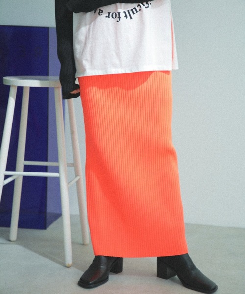 CREOLME（クレオルム）の「リブニットスカート（スカート・レディース・オレンジ/ブラック/ブルー/ピンク/グリーン・MEDIUM/SMALL）」の5枚目の写真