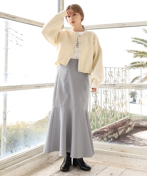 one after another NICE CLAUP(ワンアフターアナザーナイスクラップ)の「WEB限定 スナップボタンカーディガン(カーディガン/ボレロ・レディース・オフホワイト/ホワイト系その他/ブラック/ブルーグレー・FREE)」の5枚目の写真