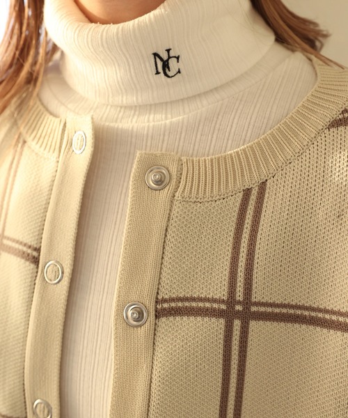 one after another NICE CLAUP(ワンアフターアナザーナイスクラップ)の「WEB限定 スナップボタンカーディガン(カーディガン/ボレロ・レディース・オフホワイト/ホワイト系その他/ブラック/ブルーグレー・FREE)」の17枚目の写真
