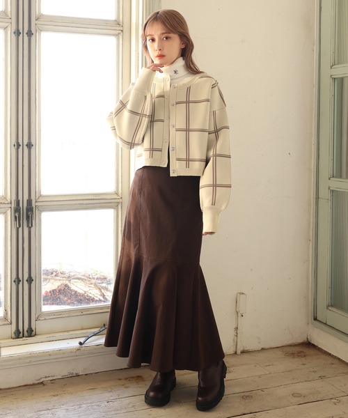 one after another NICE CLAUP(ワンアフターアナザーナイスクラップ)の「WEB限定 スナップボタンカーディガン(カーディガン/ボレロ・レディース・オフホワイト/ホワイト系その他/ブラック/ブルーグレー・FREE)」の13枚目の写真