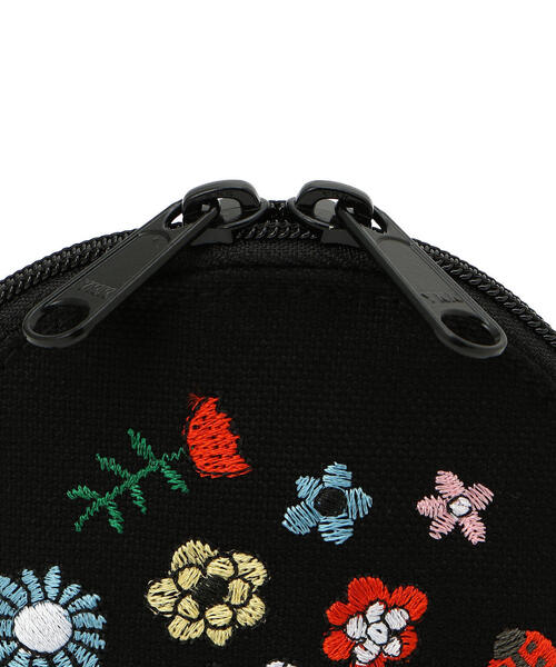 BOHEMIANS(ボヘミアンズ)の「BOHEMIANS/ボヘミアンズ CANDY FLOWER EMB DOME CASE キャンディーフラワー刺繍ドームケース(ポーチ・レディース・ホワイト/ブラック・FREE)」の7枚目の写真