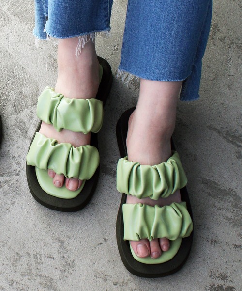 GeeRA（ジーラ）の「シャーリングダブルベルトサンダル（サンダル・レディース・ブラック/アイボリー/グリーン/パープル・MEDIUM/X-LARGE/SMALL/LARGE）」の4枚目の写真