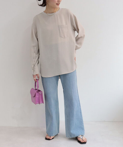 fredy emue(フレディエミュ)の「ジョーゼットTシャツブラウス(シャツ/ブラウス・レディース・チャコールグレー/ベージュ/オフホワイト/カーキ・38)」の5枚目の写真