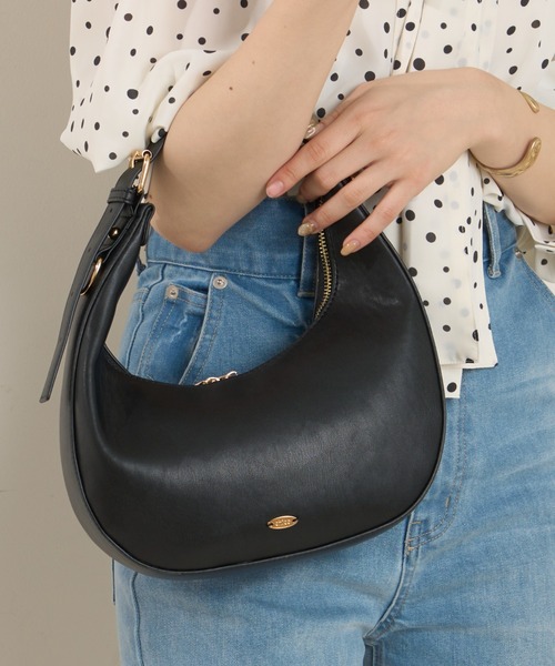 Chico（チコ）の「【新色追加】ベルトハンドルラウンドバック（ハンドバッグ・レディース・ブラック/アイボリー/ホワイト系その他2/ミント・FREE）」の4枚目の写真