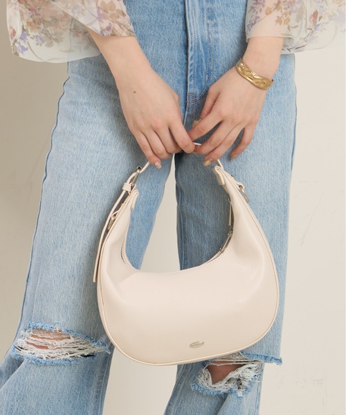 Chico（チコ）の「【新色追加】ベルトハンドルラウンドバック（ハンドバッグ・レディース・ブラック/アイボリー/ホワイト系その他2/ミント・FREE）」の7枚目の写真