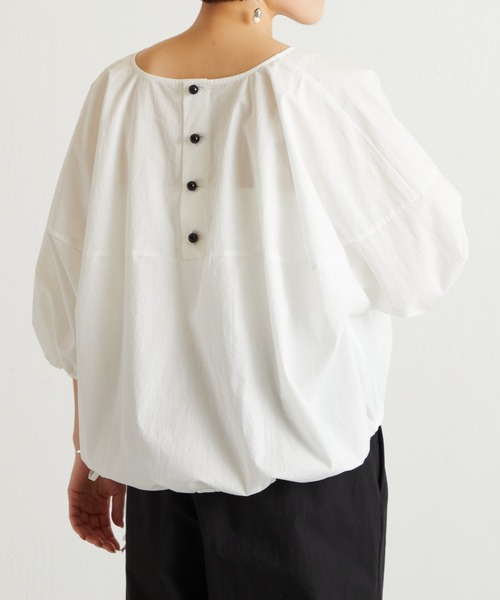 BEARDSLEY（ビアズリー）の「後ろ釦ブラウス（シャツ/ブラウス・レディース・ホワイト/ネイビー・FREE）」の11枚目の写真