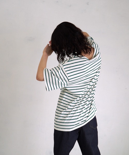 4youstory(フォーユーストーリー)の「【4youstory】ボーダーボートネックTシャツ(Tシャツ/カットソー・レディース・ブラック/レッド/ブルー/グリーン・FREE)」の17枚目の写真