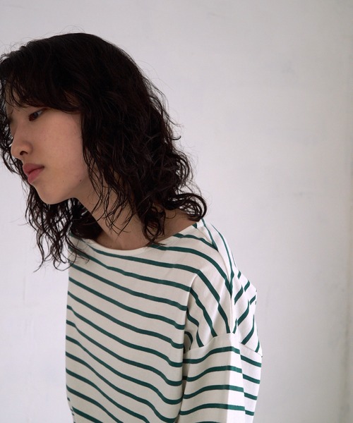4youstory(フォーユーストーリー)の「【4youstory】ボーダーボートネックTシャツ(Tシャツ/カットソー・レディース・ブラック/レッド/ブルー/グリーン・FREE)」の19枚目の写真