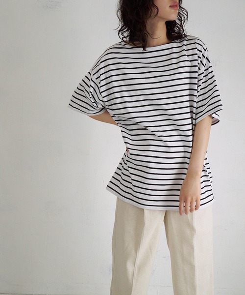 4youstory(フォーユーストーリー)の「【4youstory】ボーダーボートネックTシャツ(Tシャツ/カットソー・レディース・ブラック/レッド/ブルー/グリーン・FREE)」の9枚目の写真