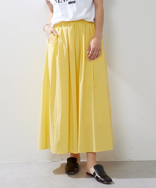 SHENERY（シーナリー）の「タックギャザーカラーロングスカート（スカート・レディース・イエロー/オレンジ・FREE）」の3枚目の写真