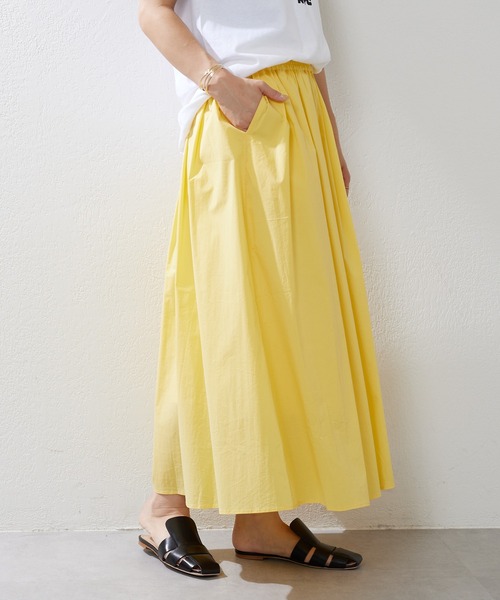 SHENERY（シーナリー）の「タックギャザーカラーロングスカート（スカート・レディース・イエロー/オレンジ・FREE）」の5枚目の写真