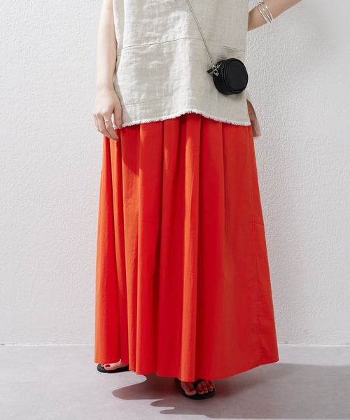 SHENERY（シーナリー）の「タックギャザーカラーロングスカート（スカート・レディース・イエロー/オレンジ・FREE）」の15枚目の写真