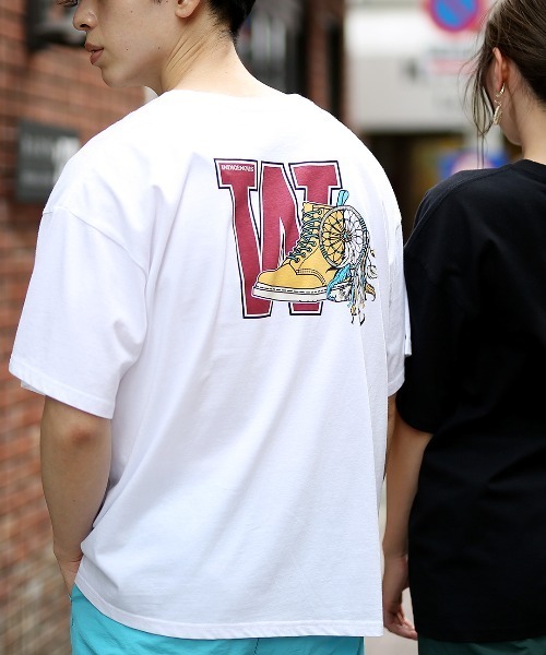 チチカカ(チチカカ)の「【ユニセックス】 カレッジキャッチャープリントTシャツ【WEB限定】(Tシャツ/カットソー・メンズ・ブラック/ホワイト/グレー・FREE)」の6枚目の写真