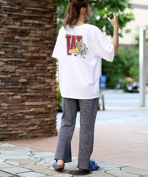 チチカカ(チチカカ)の「【ユニセックス】 カレッジキャッチャープリントTシャツ【WEB限定】(Tシャツ/カットソー・メンズ・ブラック/ホワイト/グレー・FREE)」の9枚目の写真