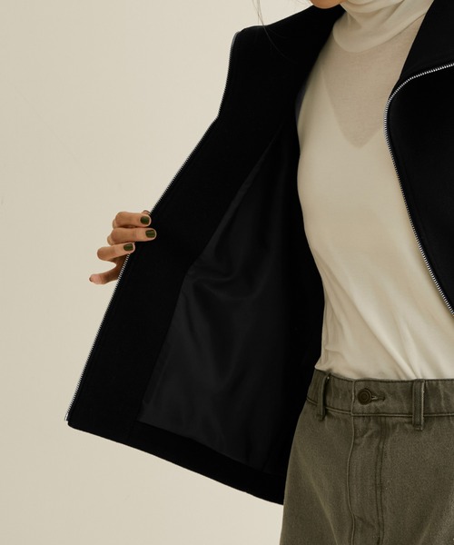 SALON adam et rope'（サロン アダム エ ロペ）の「WOOLLETジップショートコート（その他アウター・レディース・ブラック/ベージュ/カーキ・FREE）」の5枚目の写真