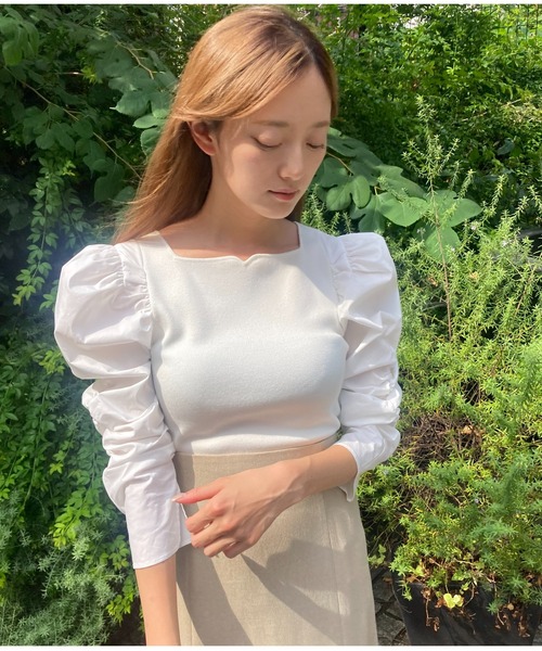 CELFORD（セルフォード）の「スクエアネックニットプルオーバー（ニット/セーター・レディース・ブラック/オフホワイト/サックスブルー・38/36）」の2枚目の写真