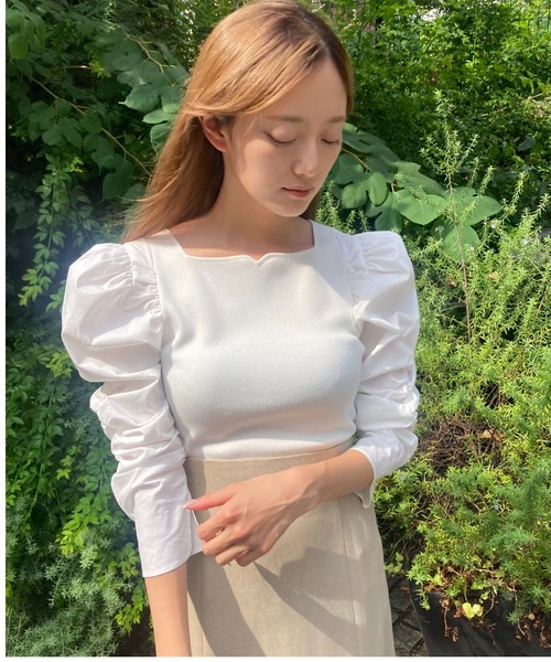 CELFORD（セルフォード）の「スクエアネックニットプルオーバー（ニット/セーター・レディース・ブラック/オフホワイト/サックスブルー・38/36）」の4枚目の写真