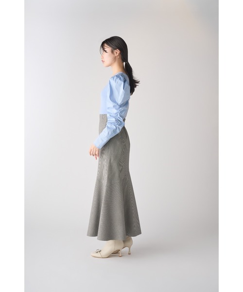 CELFORD（セルフォード）の「スクエアネックニットプルオーバー（ニット/セーター・レディース・ブラック/オフホワイト/サックスブルー・38/36）」の6枚目の写真