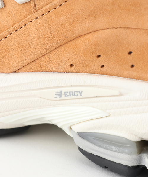 NEW BALANCE(ニューバランス)の「【New Balance / ニューバランス】M2002RHM(スニーカー・メンズ・ベージュ・26cm/29cm/27.5cm/26.5cm/28cm/27cm)」の5枚目の写真