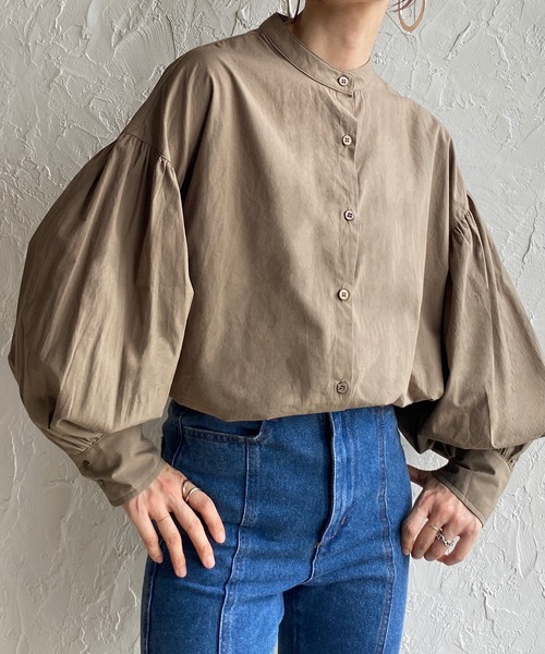 She's Closet（シーズクローゼット）の「バンドカラーボリュームスリーブギャザー長袖ブロードシャツブラウス（シャツ/ブラウス・レディース・ホワイト/ブラック/パープル/オリーブ/モカ/ブルー・FREE）」の3枚目の写真