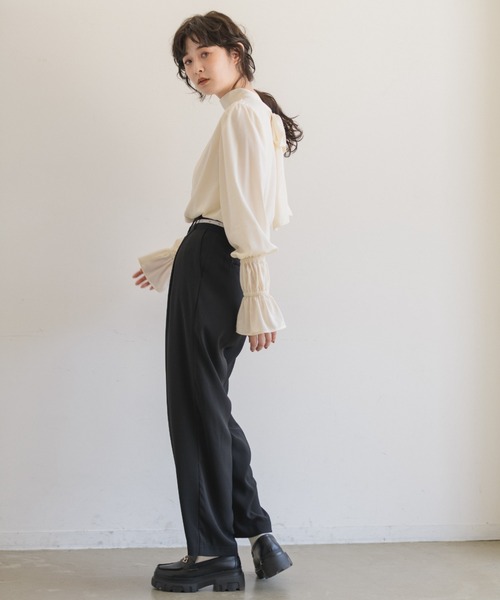 idem（イデム）の「wave sleeve 2way bowtie blouse/ボリューム袖2wayボウタイブラウス（シャツ/ブラウス・レディース・ブラック/アイボリー・FREE）」の20枚目の写真