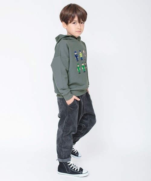 BRANSHES（ブランシェス）の「【ｂコレ】グラフィックフーデットパーカー（パーカー・キッズ・グリーン/ブラック/イエロー/ネイビー/カーキオリーブ/ベージュ/エンジ/アイボリー/ブルーグレー/グレー・140/150/160/90/130/110/120/100）」の17枚目の写真