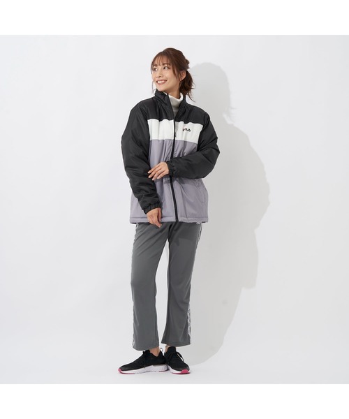FILA(フィラ)の「FILA/フィラスタンドジャケット スタジャン 中綿 アウター ブルゾン アウトドア 保温 防寒 冷え対策 ランニング スポーツ観戦 ジャンパー レディース(ダウンジャケット/コート・レディース・ライトピンク/ブラック/ライトパープル・M/L/LL)」の10枚目の写真