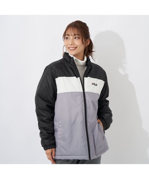 FILA(フィラ)の「FILA/フィラスタンドジャケット スタジャン 中綿 アウター ブルゾン アウトドア 保温 防寒 冷え対策 ランニング スポーツ観戦 ジャンパー レディース(ダウンジャケット/コート・レディース・ライトピンク/ブラック/ライトパープル・M/L/LL)」の14枚目の写真