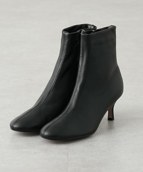 OUVRAGE CLASSE（ウヴラージュクラス）の「ラウンドトゥショートブーツ（ブーツ・レディース・ベージュ/ブラック・MEDIUM/LARGE）」の16枚目の写真