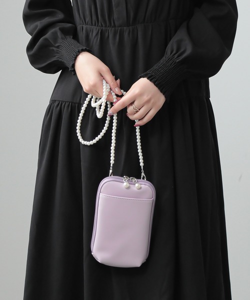 ALTROSE(アルトローズ)の「パールチェーン マルチショルダーバッグ お財布 スマホショルダー ミニ ポシェット パール(ショルダーバッグ・レディース・ピンク/パープル/イエロー/アイボリー/ブラック・FREE)」の7枚目の写真