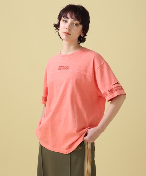 AVIREX（アヴィレックス）の「FADE WASH CUFFS OPEN EMBROIDERY TOPS/フェイドウォッシュ カフスオープン刺繍トップス（Tシャツ/カットソー・レディース・オレンジ/サックスブルー/オフホワイト/チャコールグレー・FREE）」の5枚目の写真