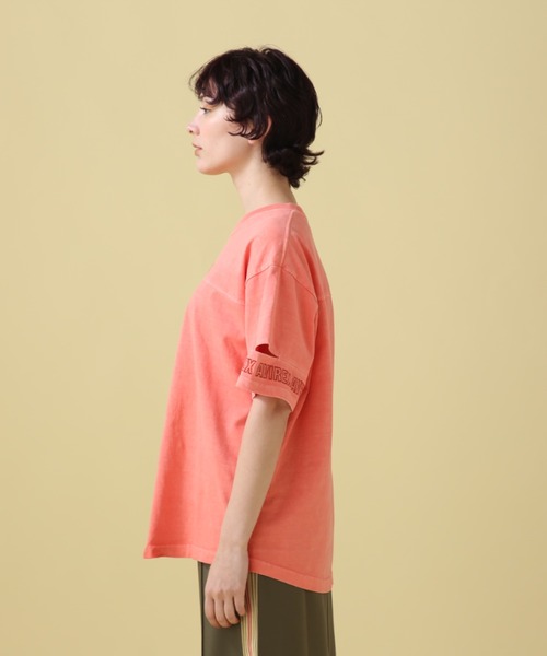 AVIREX（アヴィレックス）の「FADE WASH CUFFS OPEN EMBROIDERY TOPS/フェイドウォッシュ カフスオープン刺繍トップス（Tシャツ/カットソー・レディース・オレンジ/サックスブルー/オフホワイト/チャコールグレー・FREE）」の7枚目の写真