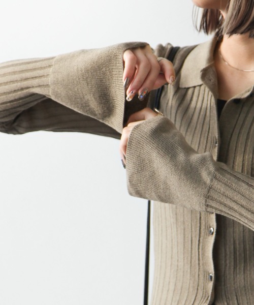 Chillfar(チルファー)の「フレアスリーブカーディガン(カーディガン/ボレロ・レディース・ブラック/カーキ/アイボリー/グレイッシュベージュ・FREE)」の7枚目の写真