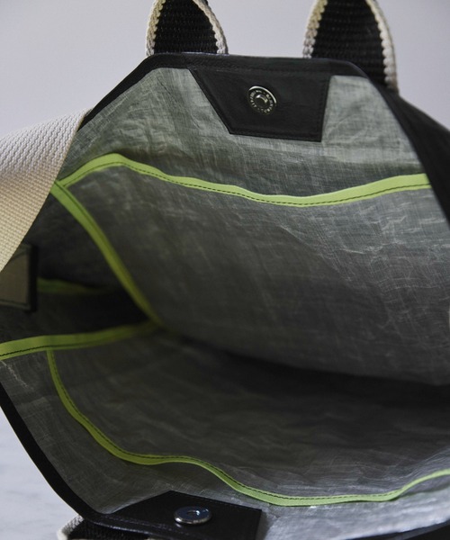 Senti（センティ）の「Dyneema(R) Leather TOTE BAG / 超軽量