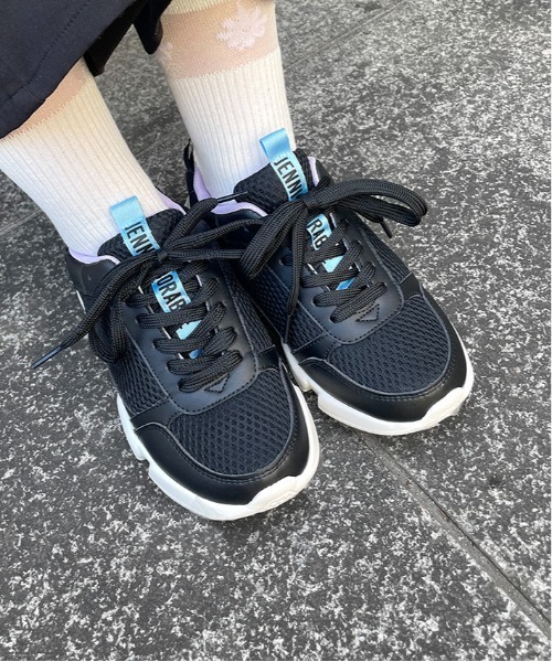 JENNI(ジェニィ)の「ロゴテープスニーカー(スニーカー・キッズ・オフホワイト/ブラック/ラベンダー・24cm/21cm/23cm/20cm/22cm)」の1枚目の写真