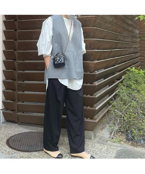 MYINE（マイン）の「深V２ポケットオーバーベスト（ベスト・レディース・グレー・FREE）」の2枚目の写真