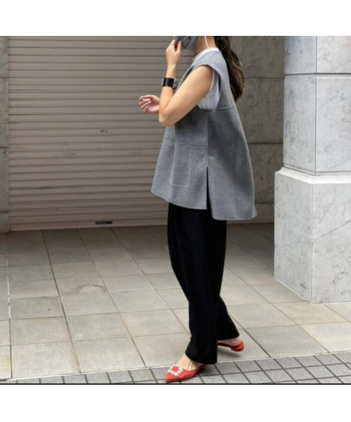 MYINE（マイン）の「深V２ポケットオーバーベスト（ベスト・レディース・グレー・FREE）」の3枚目の写真