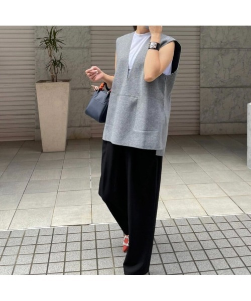 MYINE（マイン）の「深V２ポケットオーバーベスト（ベスト・レディース・グレー・FREE）」の4枚目の写真