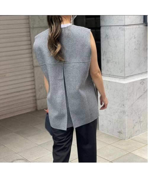 MYINE（マイン）の「深V２ポケットオーバーベスト（ベスト・レディース・グレー・FREE）」の11枚目の写真