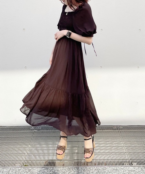 one way(ワンウェイ)の「シャーリングワンピース(ワンピース・レディース・ライトブラウン/ブラック/ライトベージュ/ホワイト/ブルー系その他・MEDIUM/SMALL)」の10枚目の写真