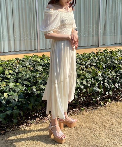 one way(ワンウェイ)の「シャーリングワンピース(ワンピース・レディース・ライトブラウン/ブラック/ライトベージュ/ホワイト/ブルー系その他・MEDIUM/SMALL)」の6枚目の写真