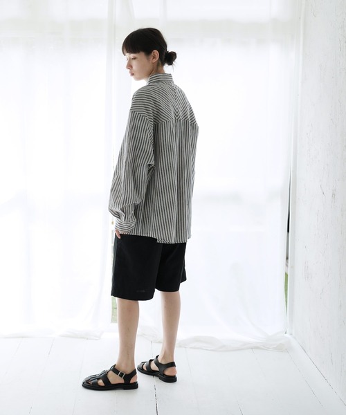 Air Tokyo(エアートウキョー)の「綿麻 ストライプ レギュラーカラー オーバーシャツ(シャツ/ブラウス・メンズ・ホワイト×ブラック/ホワイト×ブルー・MEDIUM/LARGE)」の16枚目の写真
